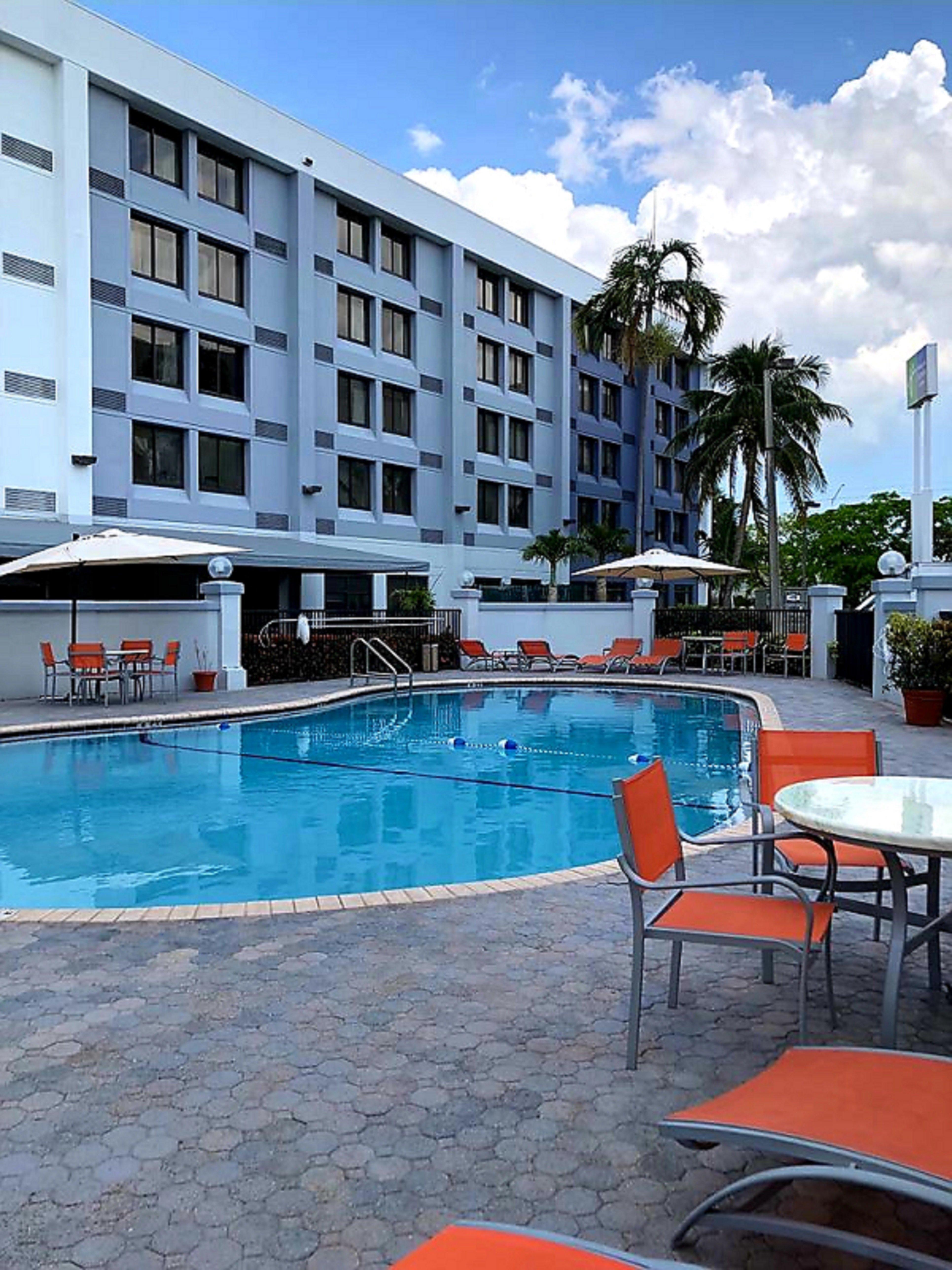 Holiday Inn Express Hotel & Suites Miami - Hialeah By Ihg Ngoại thất bức ảnh