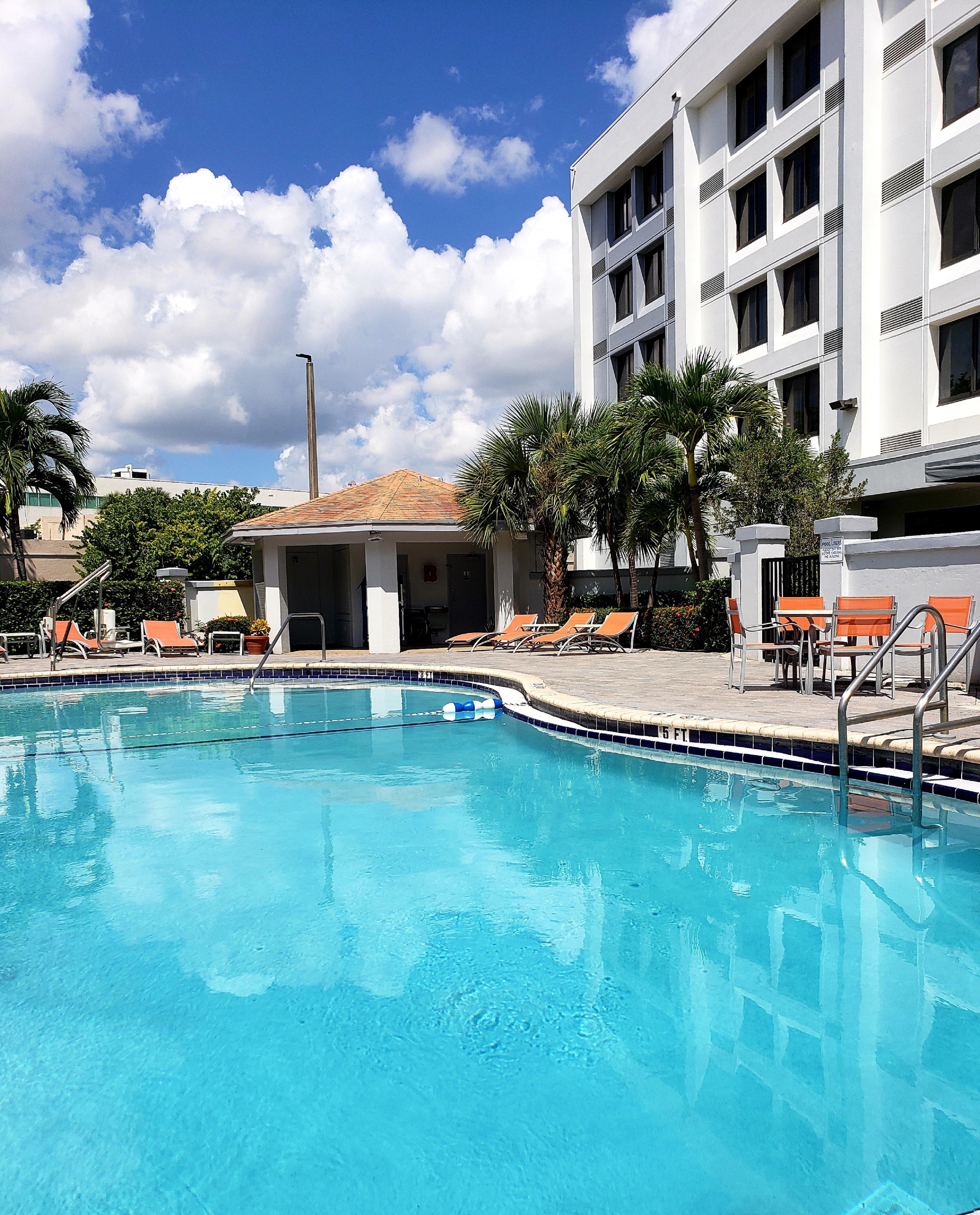 Holiday Inn Express Hotel & Suites Miami - Hialeah By Ihg Ngoại thất bức ảnh