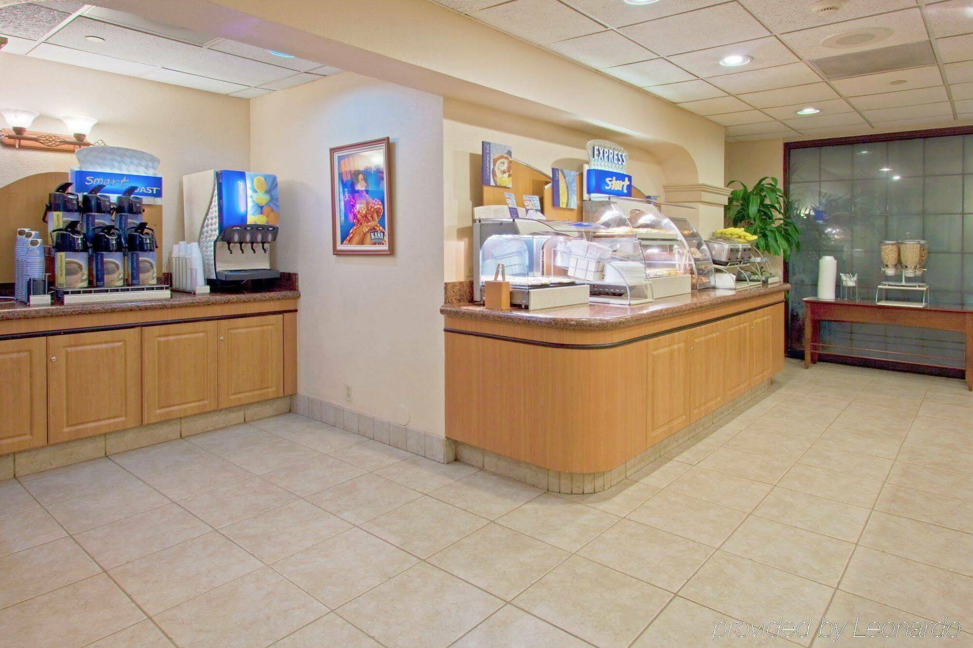 Holiday Inn Express Hotel & Suites Miami - Hialeah By Ihg Ngoại thất bức ảnh